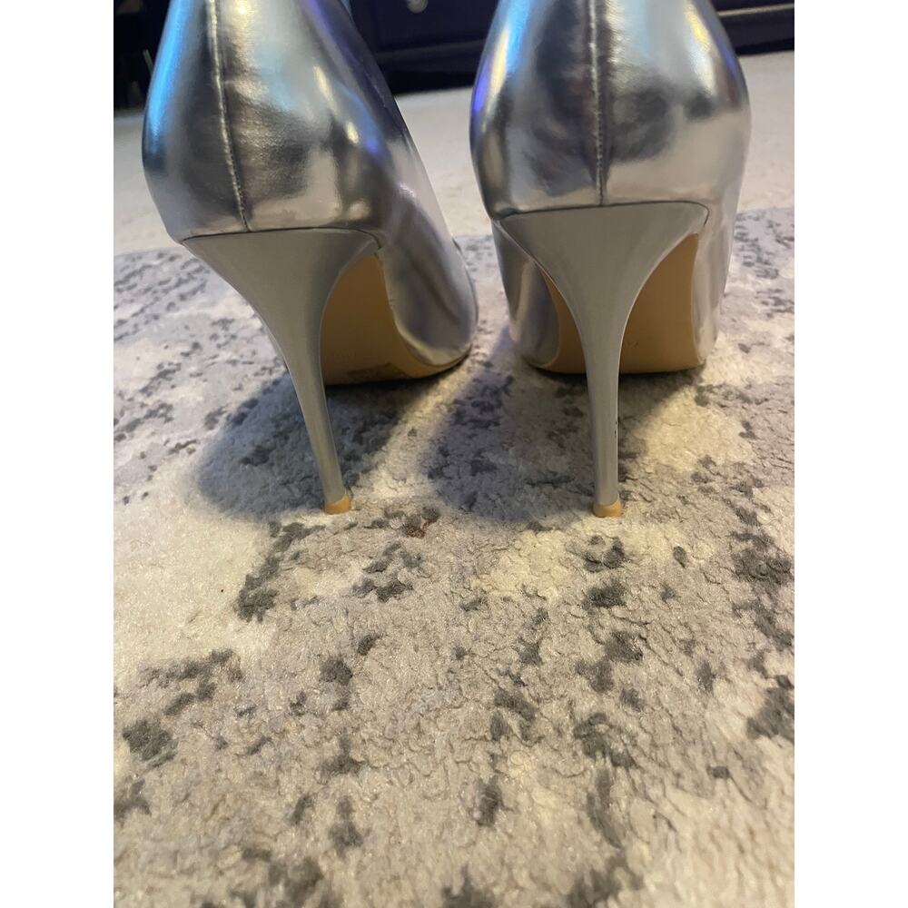 Silver Metallic Bow Pumps Size 9 | Pointed Toe Stiletto Heels - Picture 3 of 4